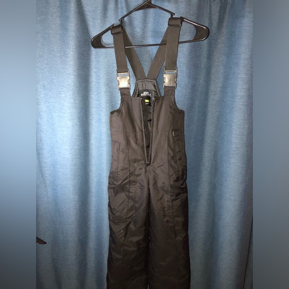 Youth “Sport Essentials” Insulated Snow Jumpsuit Pants Size 10 Black MSRP 34.99 - Picture 3 of 17
